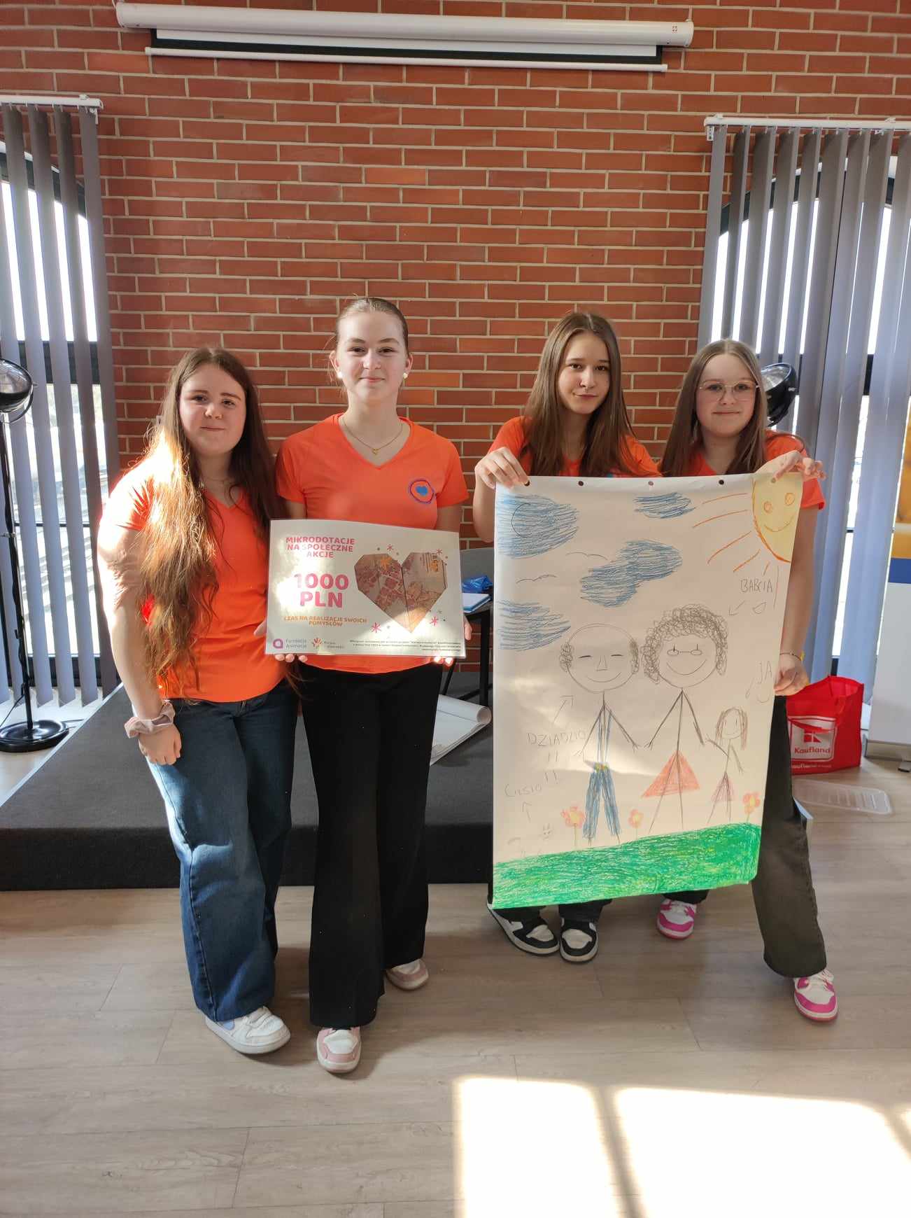 65e7ef8d f3fb 4183 a949 4470113e7aa0